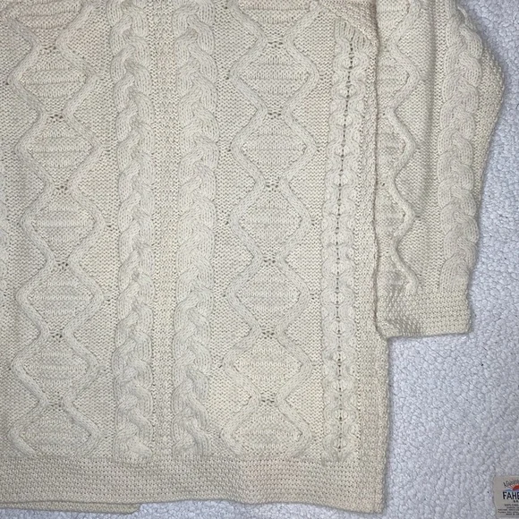 Inis Craft Merino Wool Cable Knit Cardigan: Size Medium - Picture 10 of 11